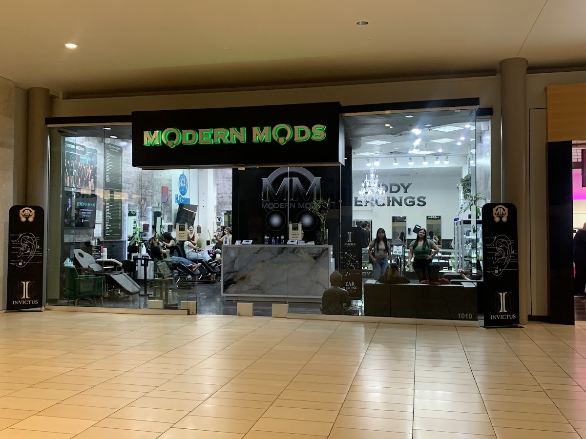 Modern Mods Body Piercings - Arrowhead tattoo work — photo 3