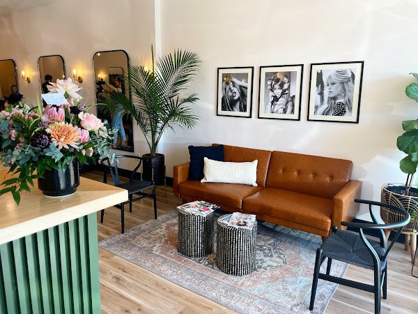 Hue Hair Studio — featured vendor