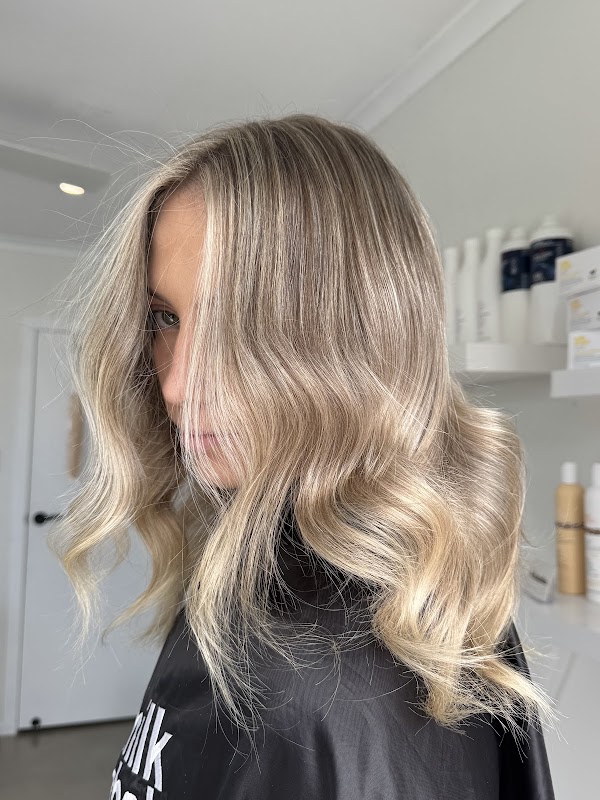 Bella studios hair & extensions photo 1