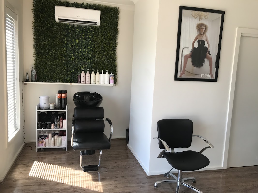 Michelle's Unisex Hair Studio photo 1