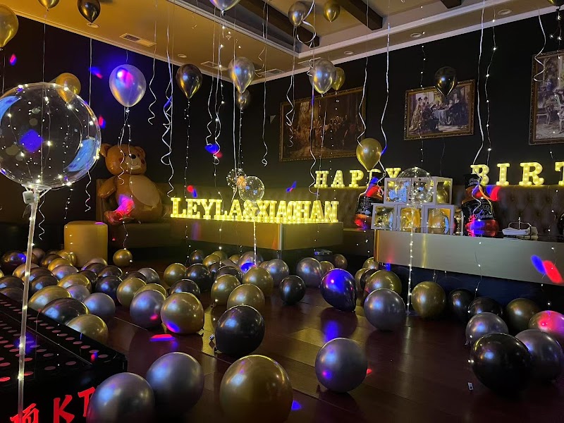 Atmosphere-filled private karaoke rooms