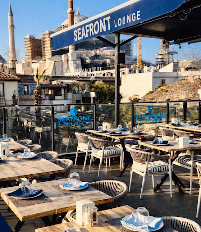 Seafront Lounge Rooftop Restaurant - Restoran