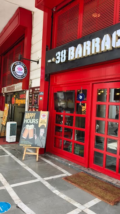 38 Barracks Restaurant and Bar- Connaught Place fotoğraf 1