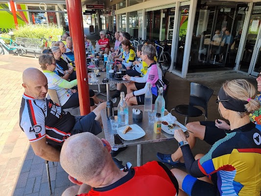 Barber lounge kooringal mall