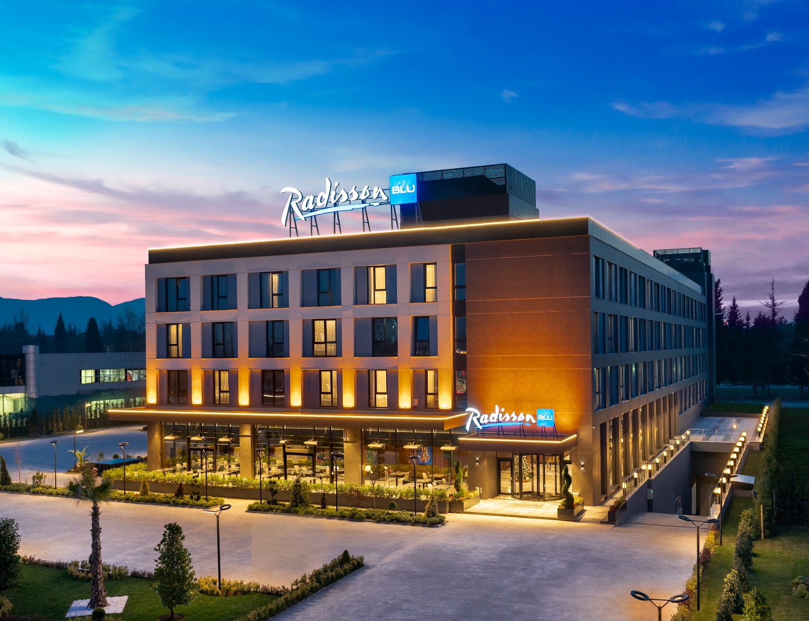 Radisson Blu Hotel, Sakarya mekanı