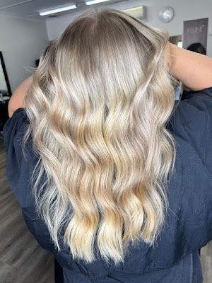 Uni Shape Hair Design photo 3