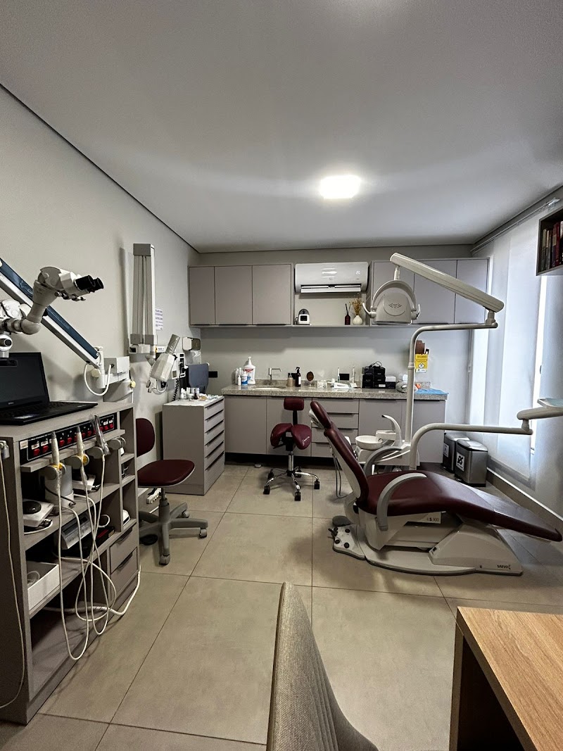 Dr. Alexandre Filho - Tratamento de Canal - Endodontia Microscópica - foto 3