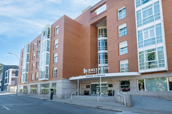 Residencia Apartamentos para Mayores Ballesol Parque Almansa ***** — P.º de Juan XXIII, 38, Moncloa - Aravaca, 28040 Madrid, España