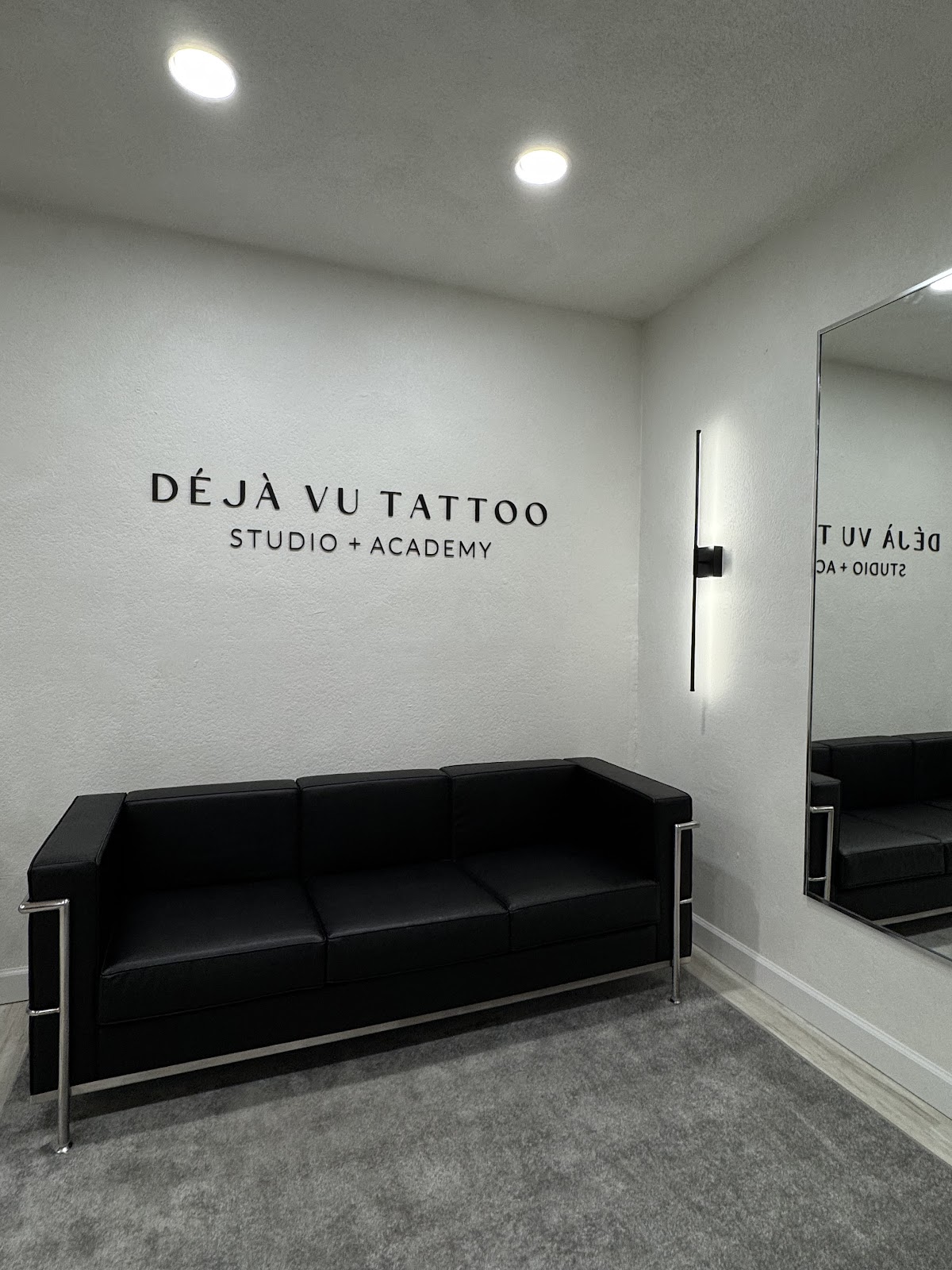 Déjà Vu Tattoo tattoo work — photo 2