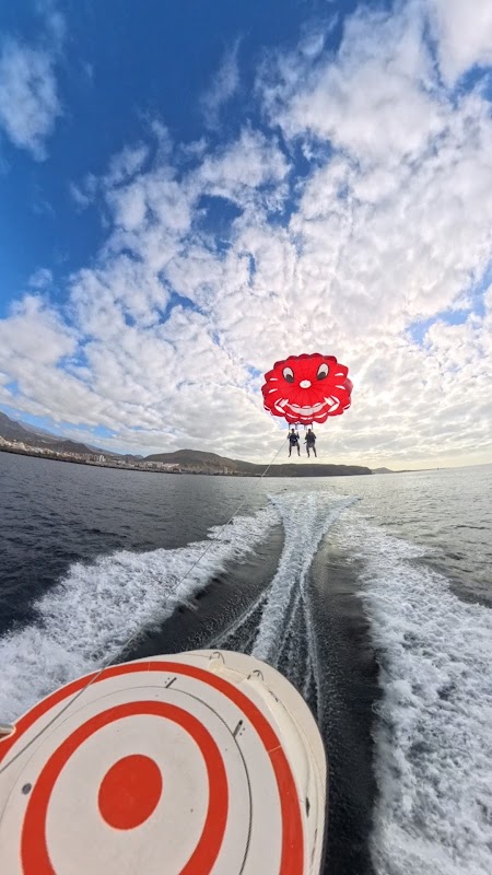 Parasailing in Golf del Sur