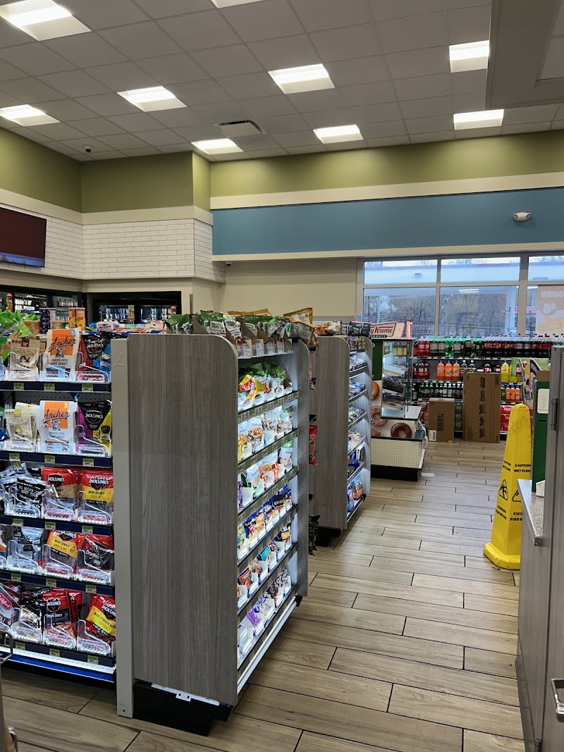 Royal Farms photo 2