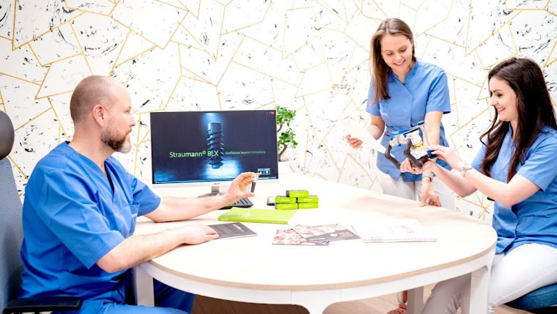 IMPLANTIS 1 Dentysta Kraków