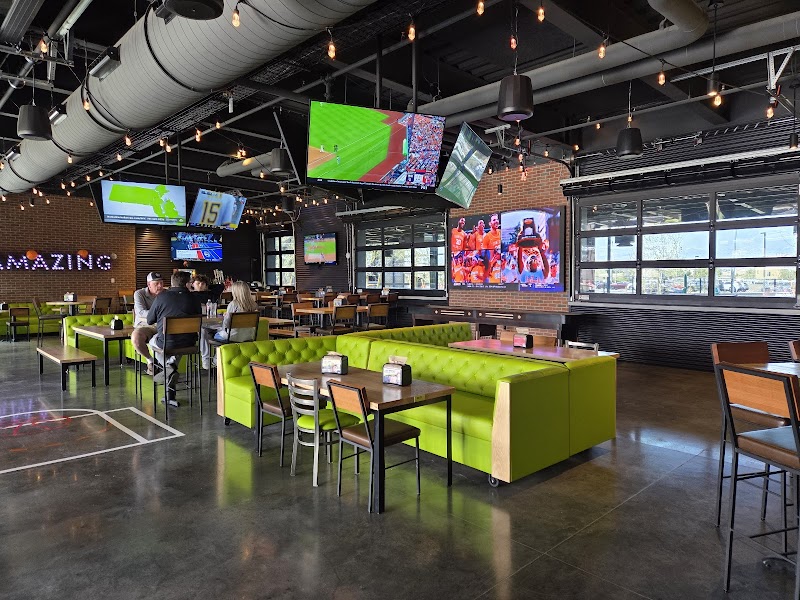 Chicken N Pickle - Henderson photo 5