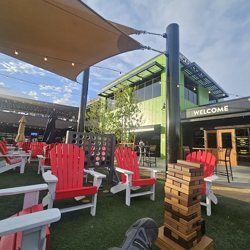 Chicken N Pickle - Henderson photo 6