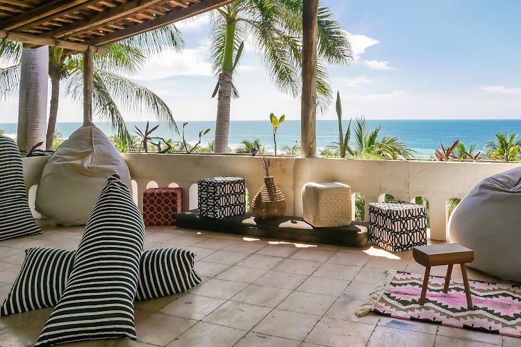 Nílu Puerto Escondido by Selina