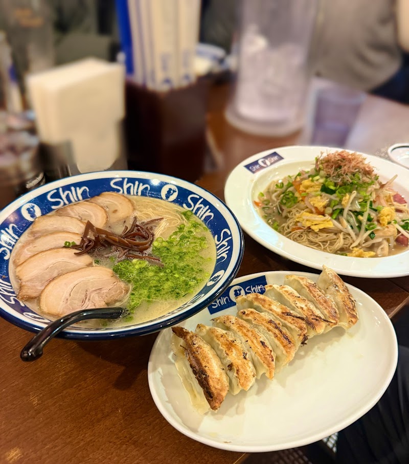 博多らーめんShinShin KITTE博多店 写真3