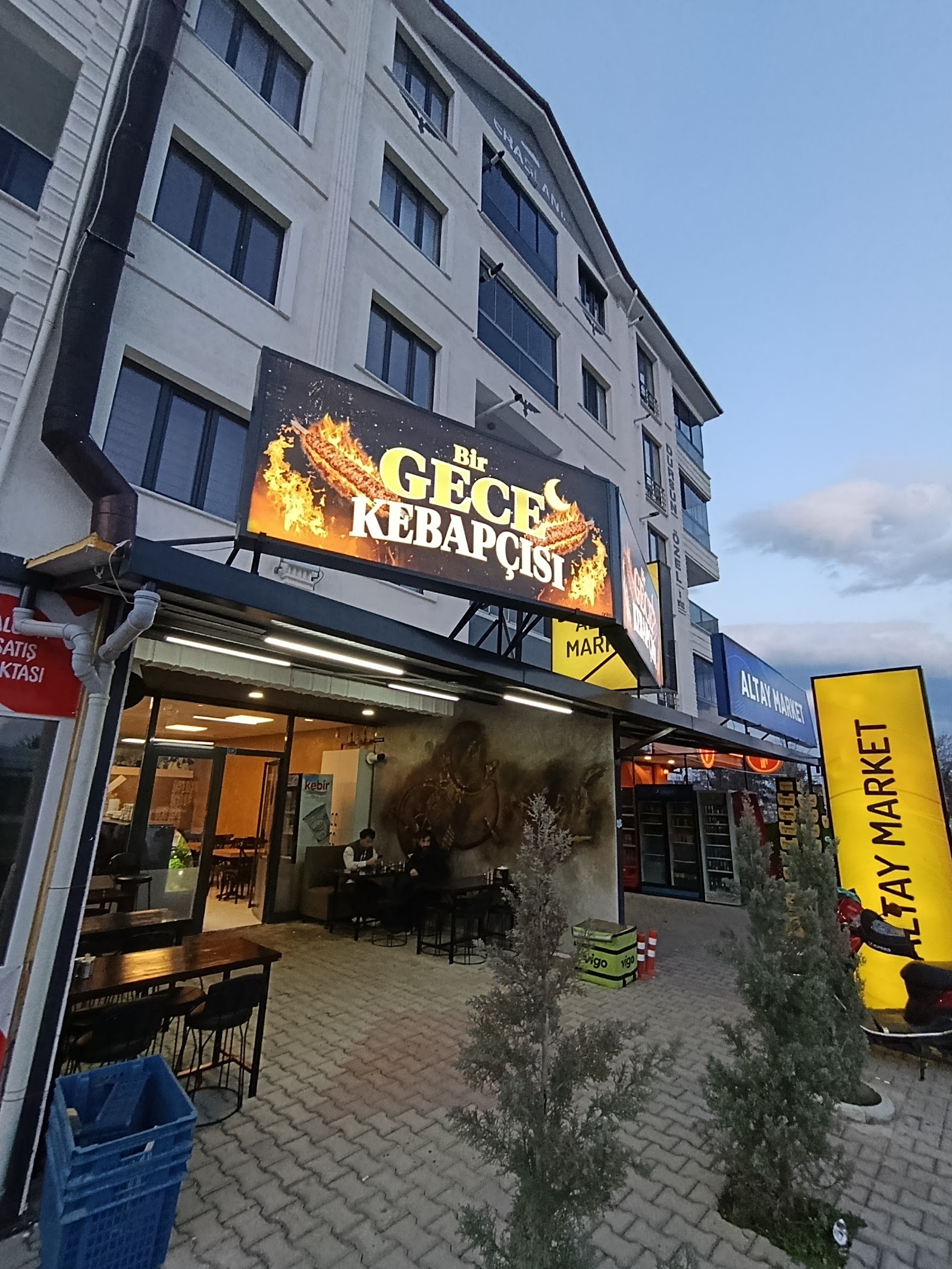 Bir Gece Kebapçısı mekanı