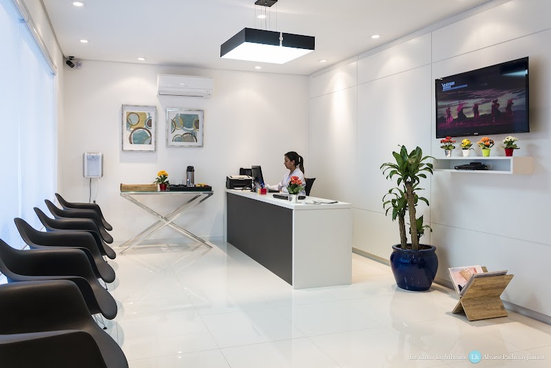 Implante Batel Odontologia - Dentista em Curitiba - foto 2