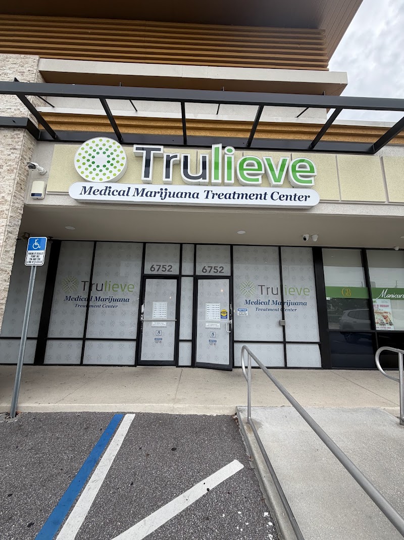 Video tour of Trulieve St. Petersburg Tyrone Dispensary retail environment