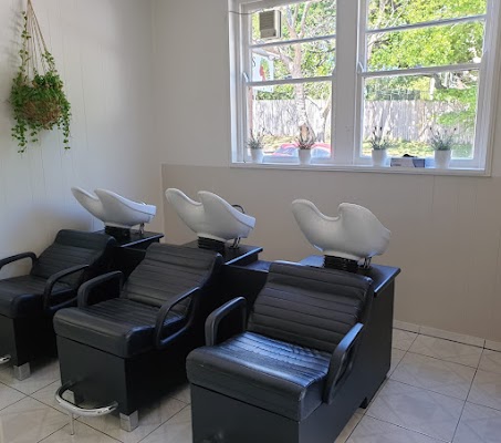 Contours of Hair photo 3