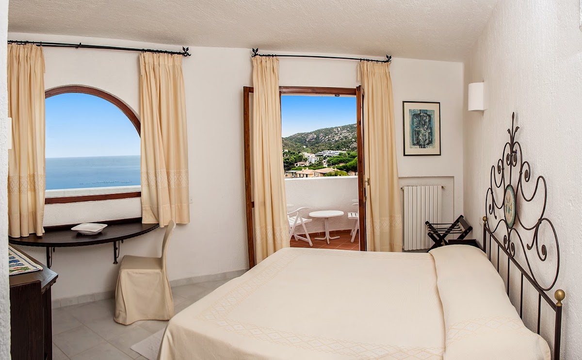 Hotel Punta Est hero