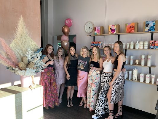 Setting Trends photo 3