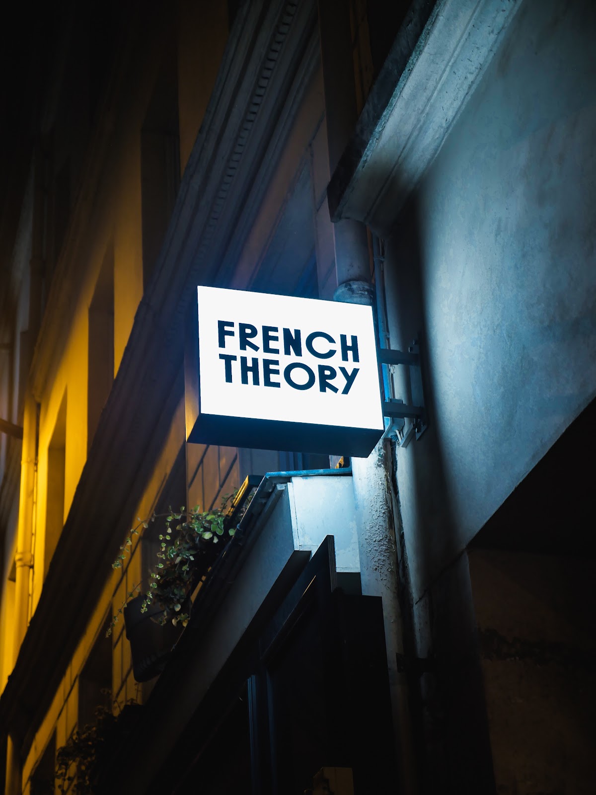 French Theory, vue extérieure