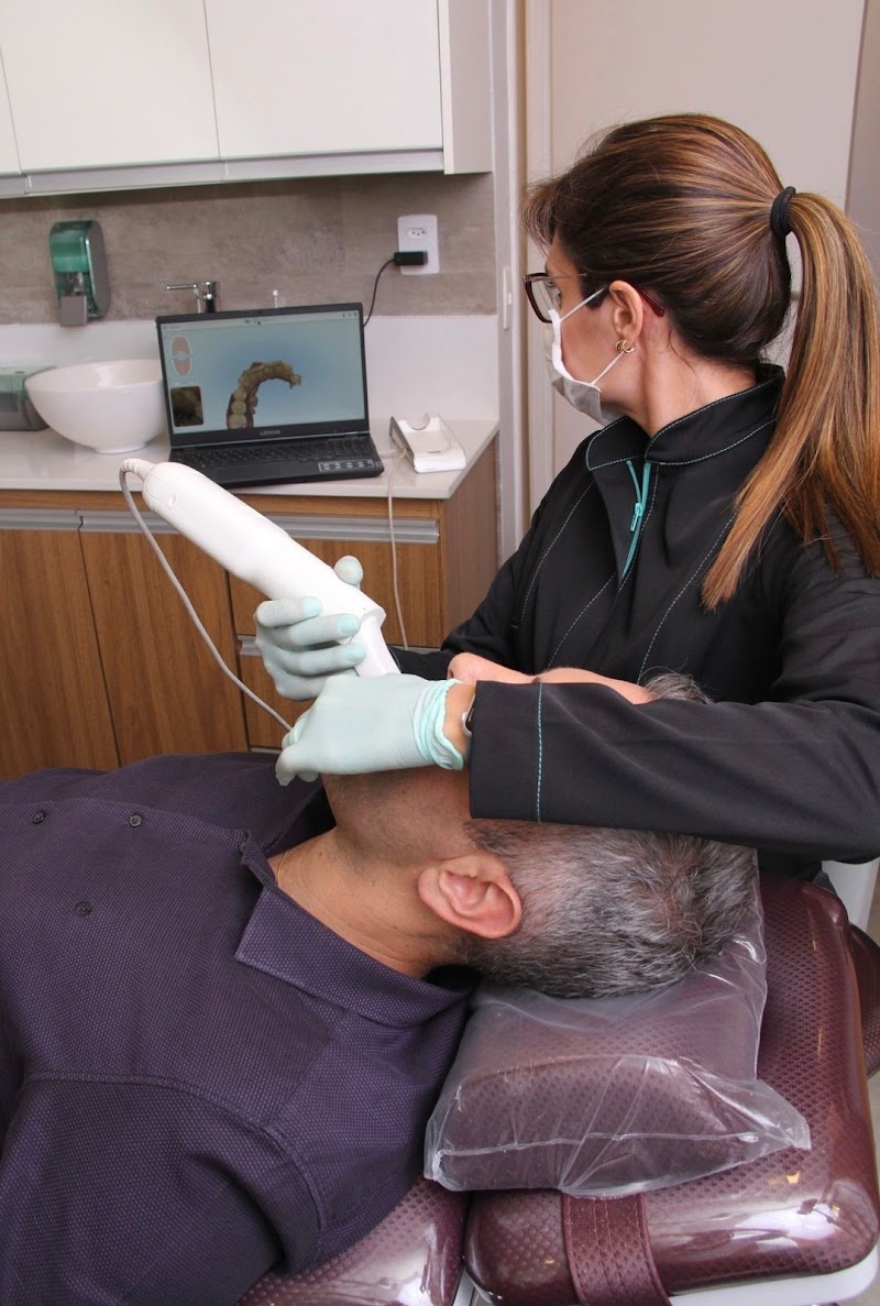 Dra Dra Anna carolina Ganimi| Dentista | Alinhador Invisível | Invisalign | SouSmile | Ortodontista | Tijuca - foto 4