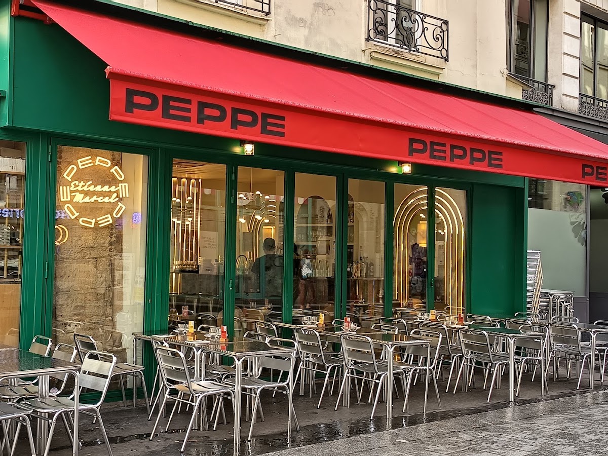 PEPPE PIZZERIA Etienne Marcel, vue extérieure