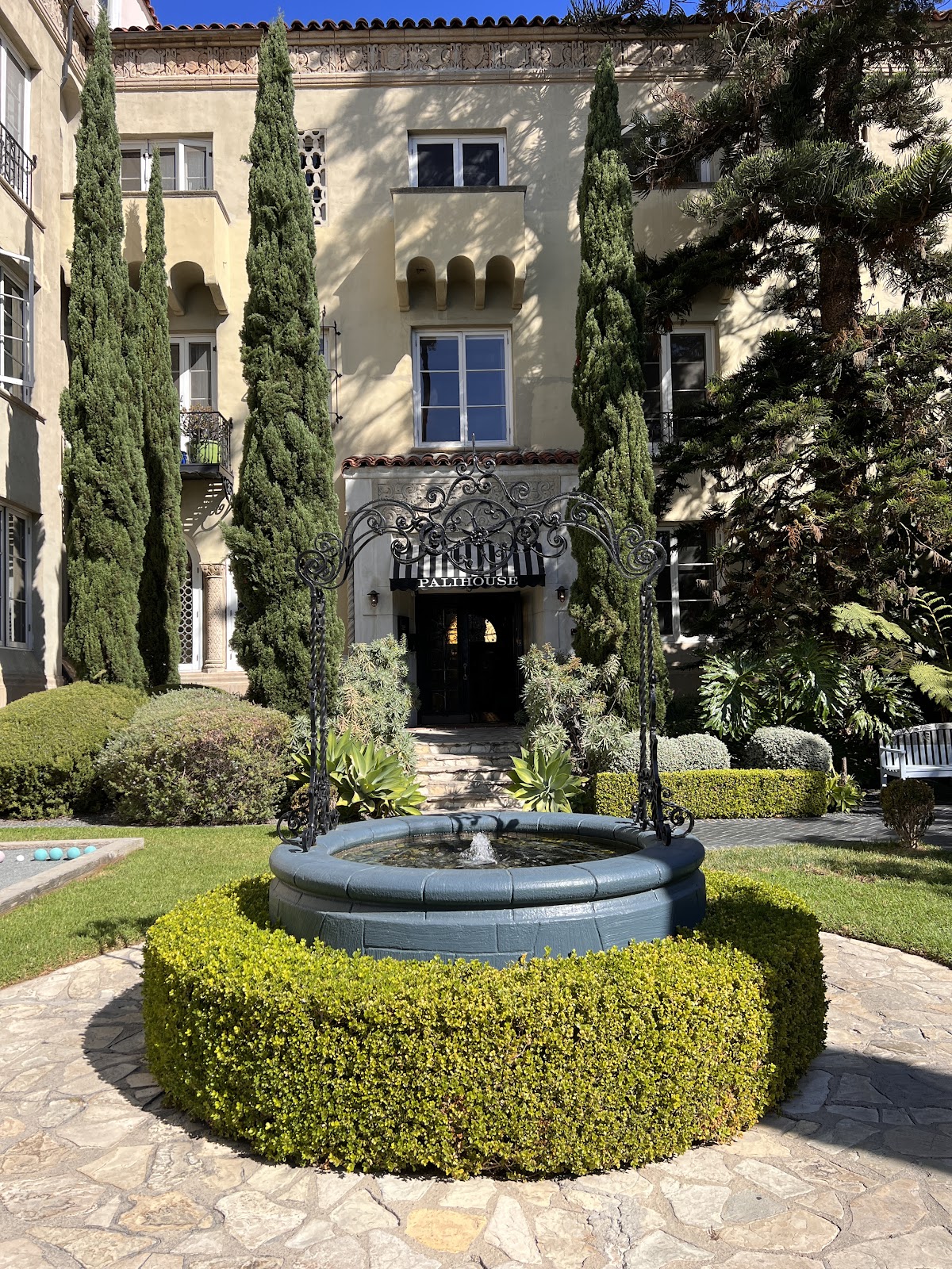 Maison Twenty Seven, dog-friendly hotel in Santa Monica