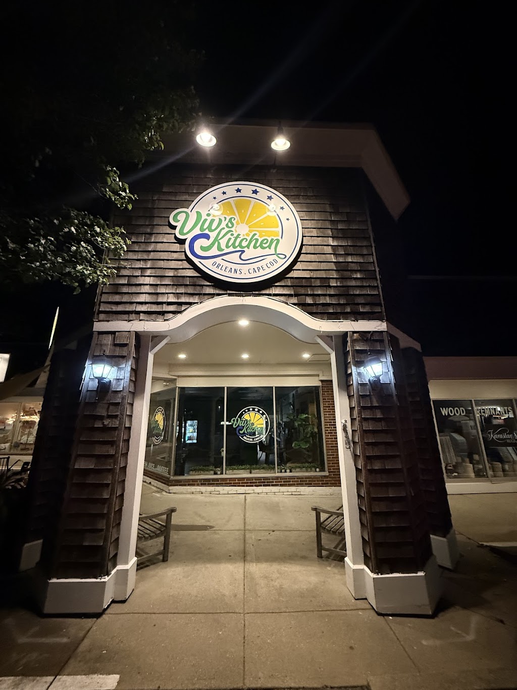 Viv’s Kitchen & Juice Bar