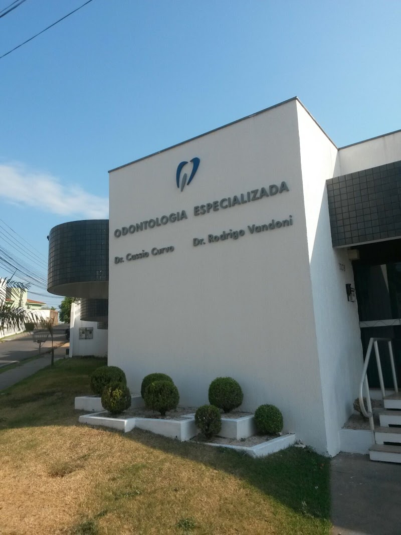 Dentista em Cuiabá Dr. Rodrigo Vandoni | Clareamento Dental | Lentes em Porcelana | Alinhadores Dentais | Implantes | Prótese - foto 4