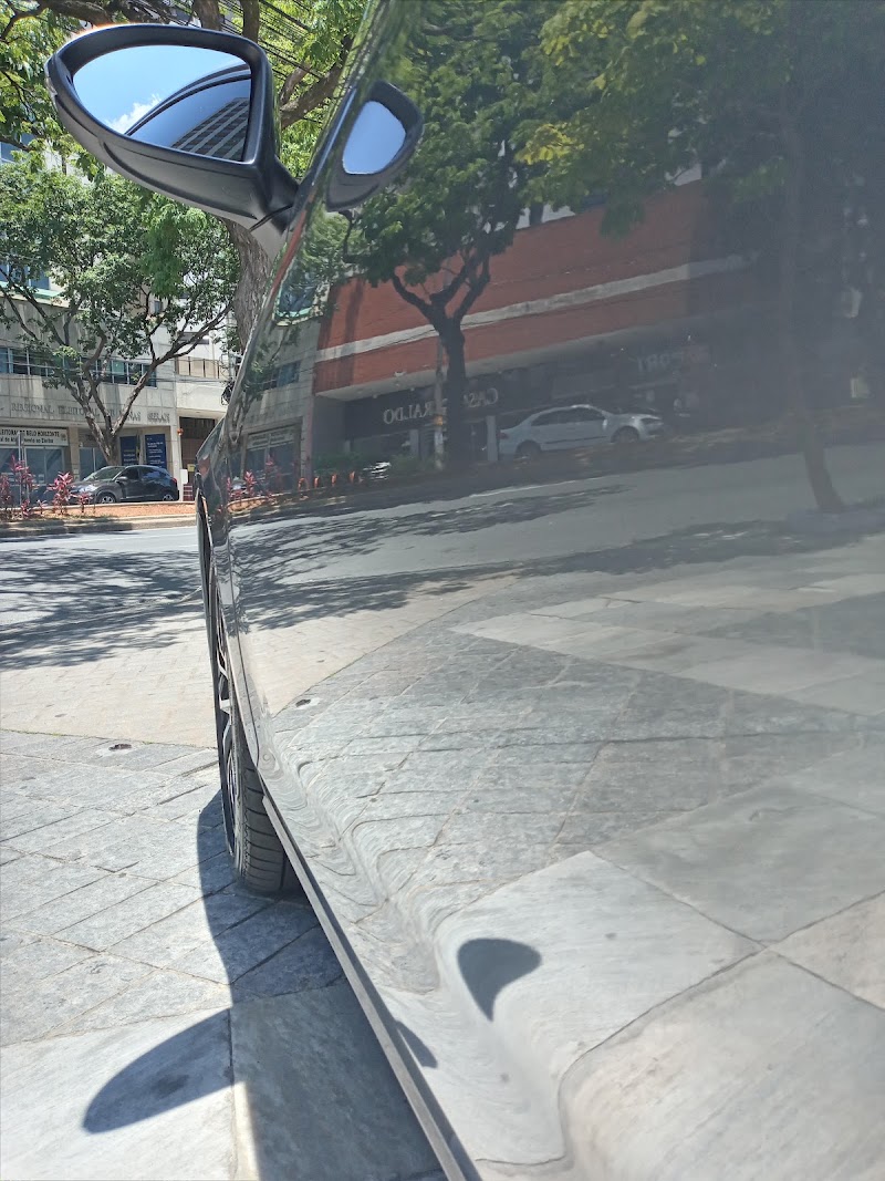 Foto de Drip Wash - Limpeza Detalhada e Polimento Avançado | Higienização Veicular | Especialista em Veículos Premium