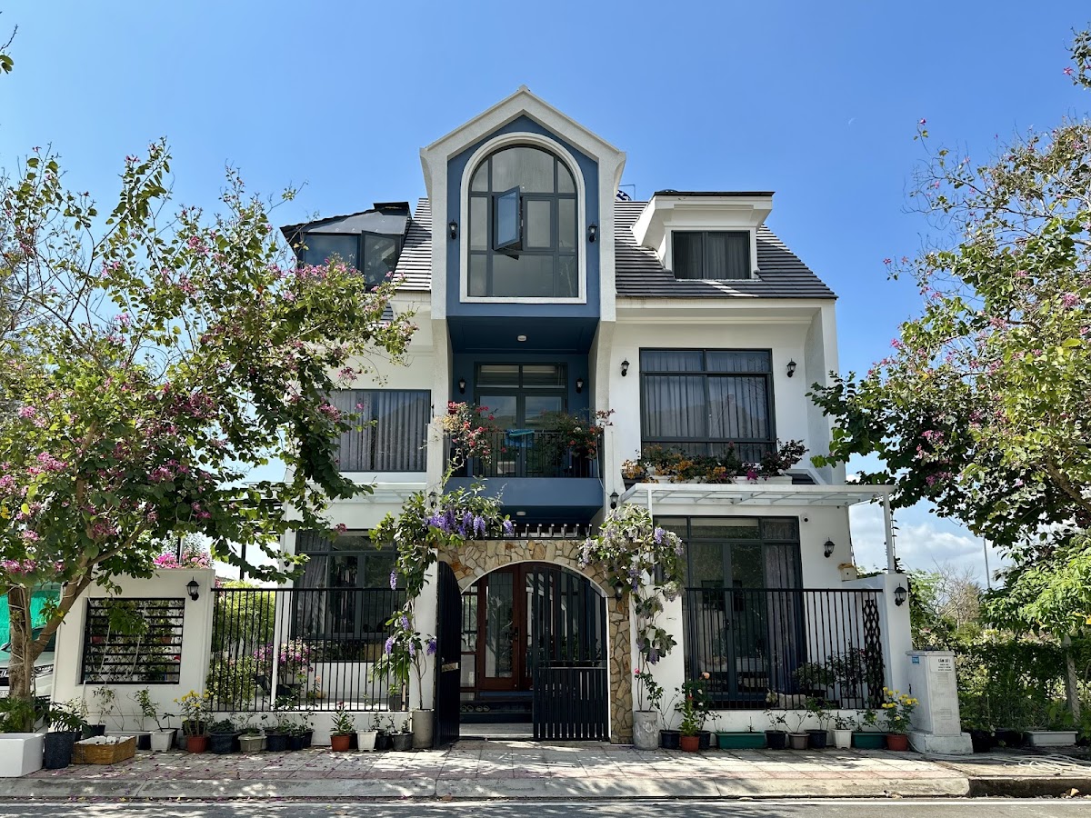 BodyVàMind - Surf, Yoga, & Art Retreat — 3