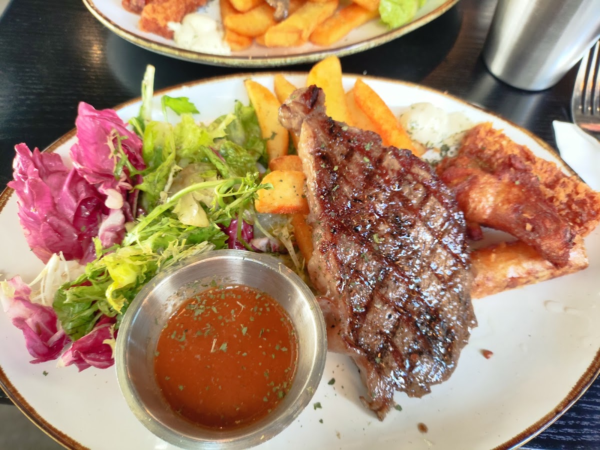 The Bottle & Steak photo 4