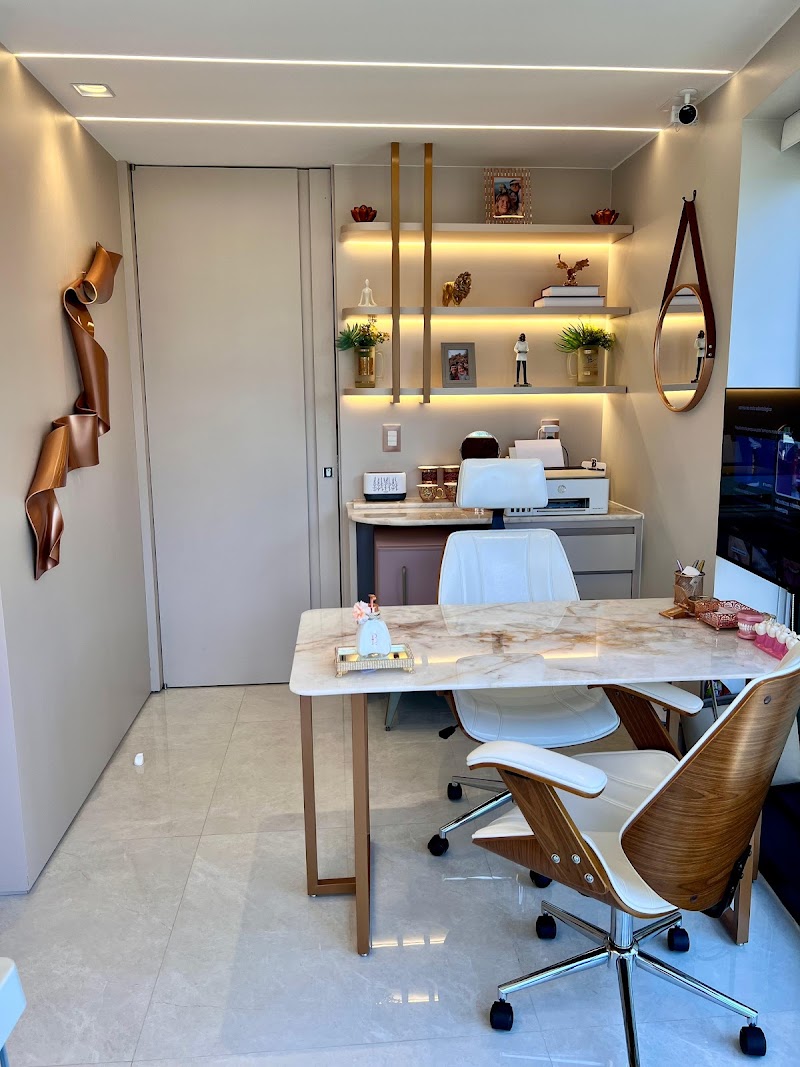 Dra. Luciana Bassitt - Cirurgiã Dentista e Estética Orofacial