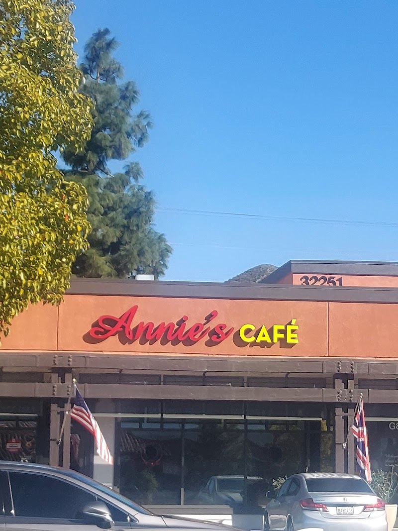 Annie's Cafe Lake Elsinore photo 4