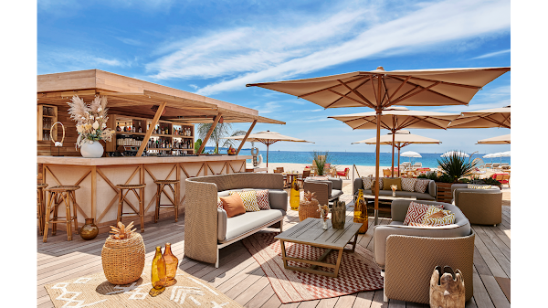 Mademoiselle Gray Plage Barriere Cannes