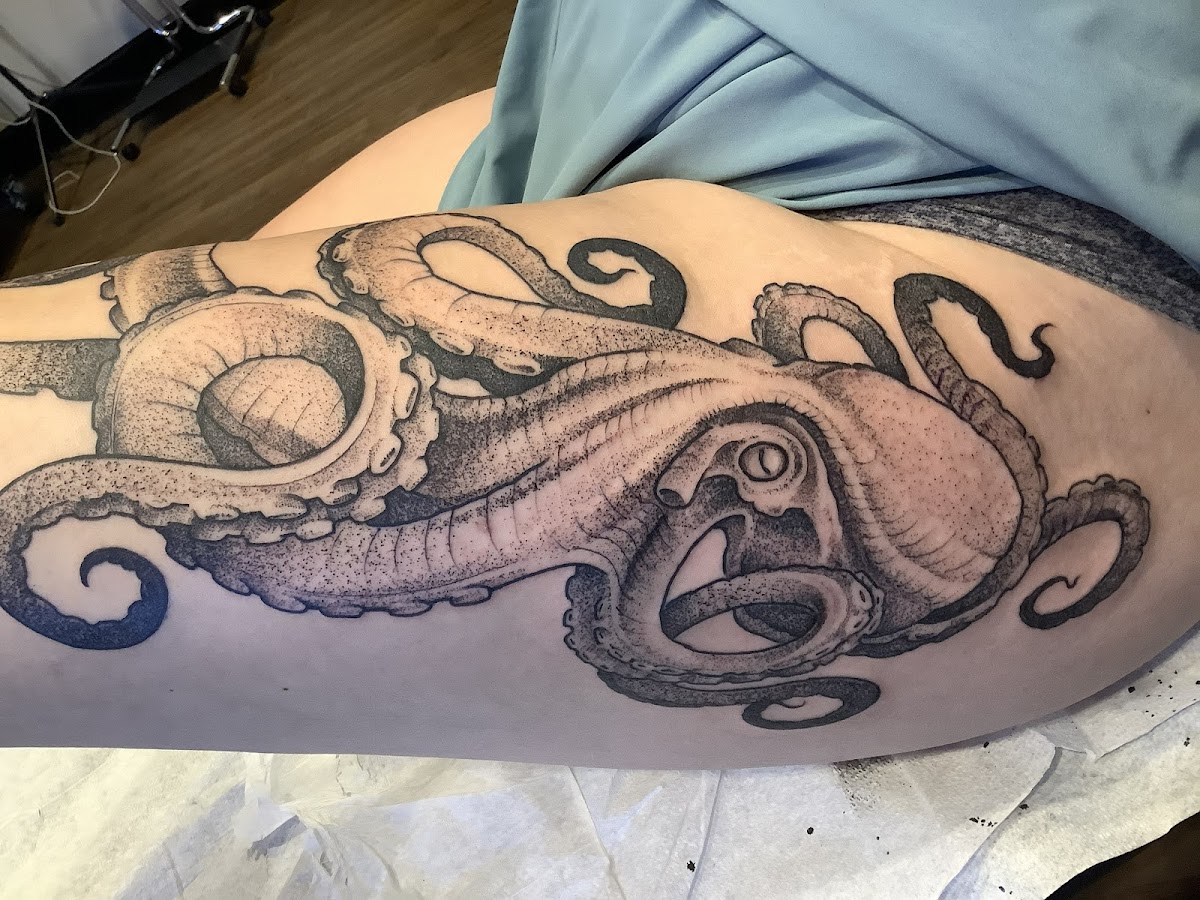12 oz. Studios Tattoos and Piercing Brooklawn tattoo parlor in Camden, PA