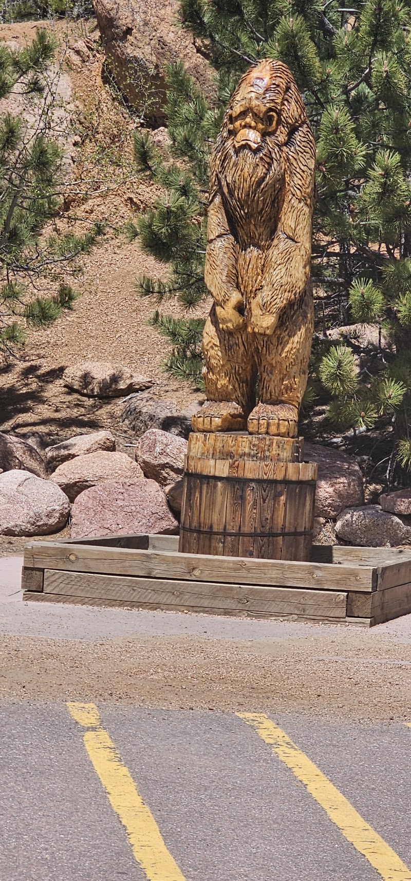 Pikes peak road rest stop photo 3