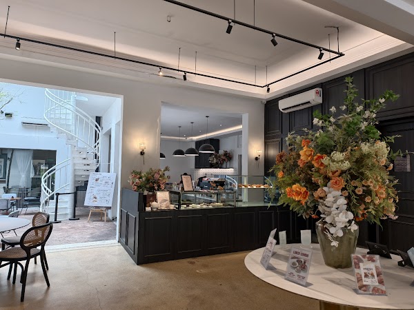 Blossom A Glassmansion