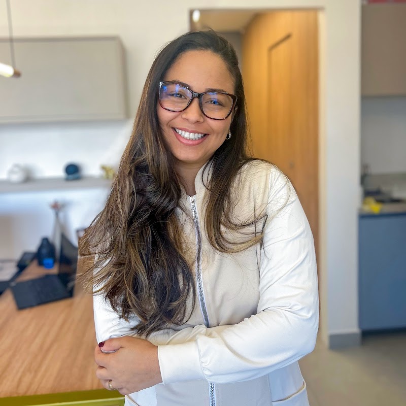 Endodontista em Salvador - Dra Lidinês Moreira