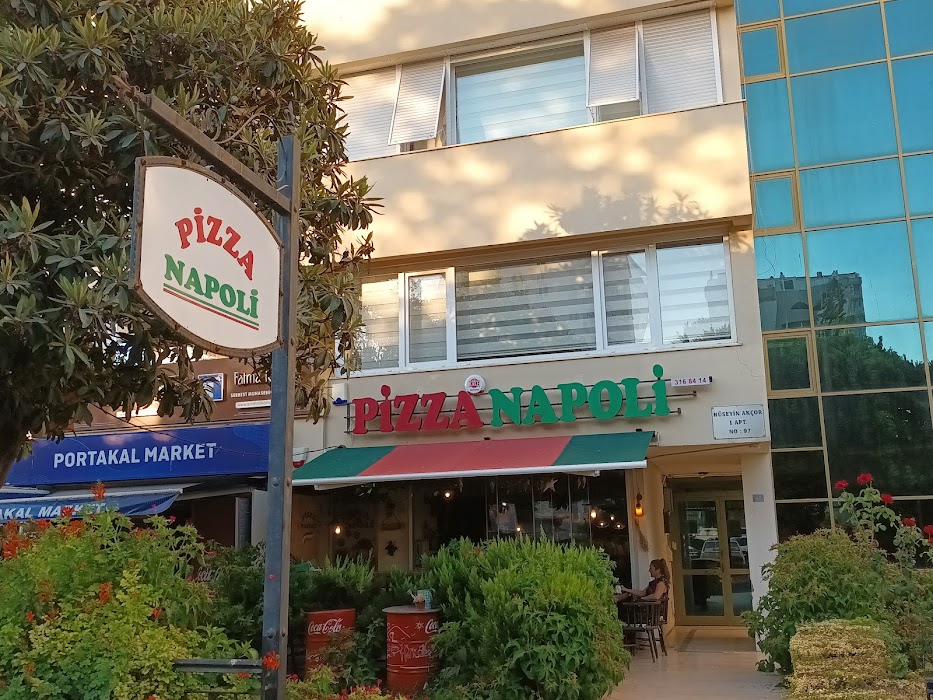 Pizza Napoli fotoğraf 1