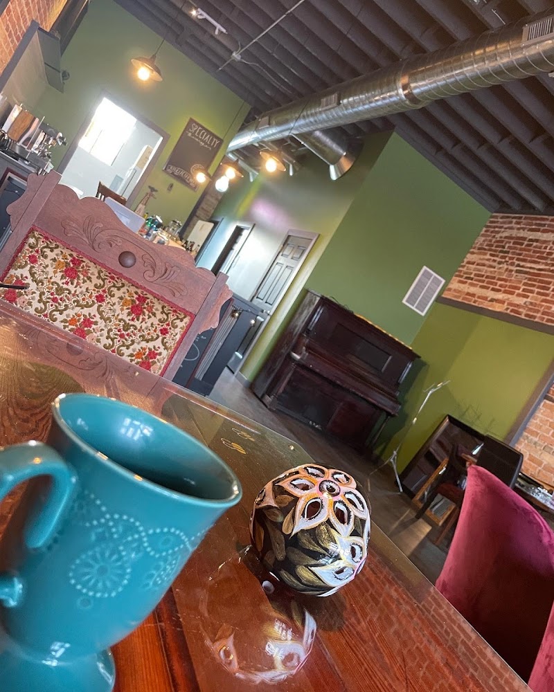 LoLoBee’s Lounge photo 1