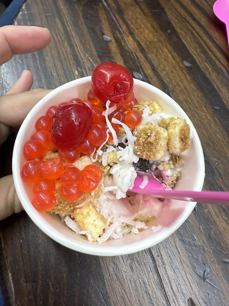 Cup n' Spoon Coffee & Frozen Yogurt Bar photo 3