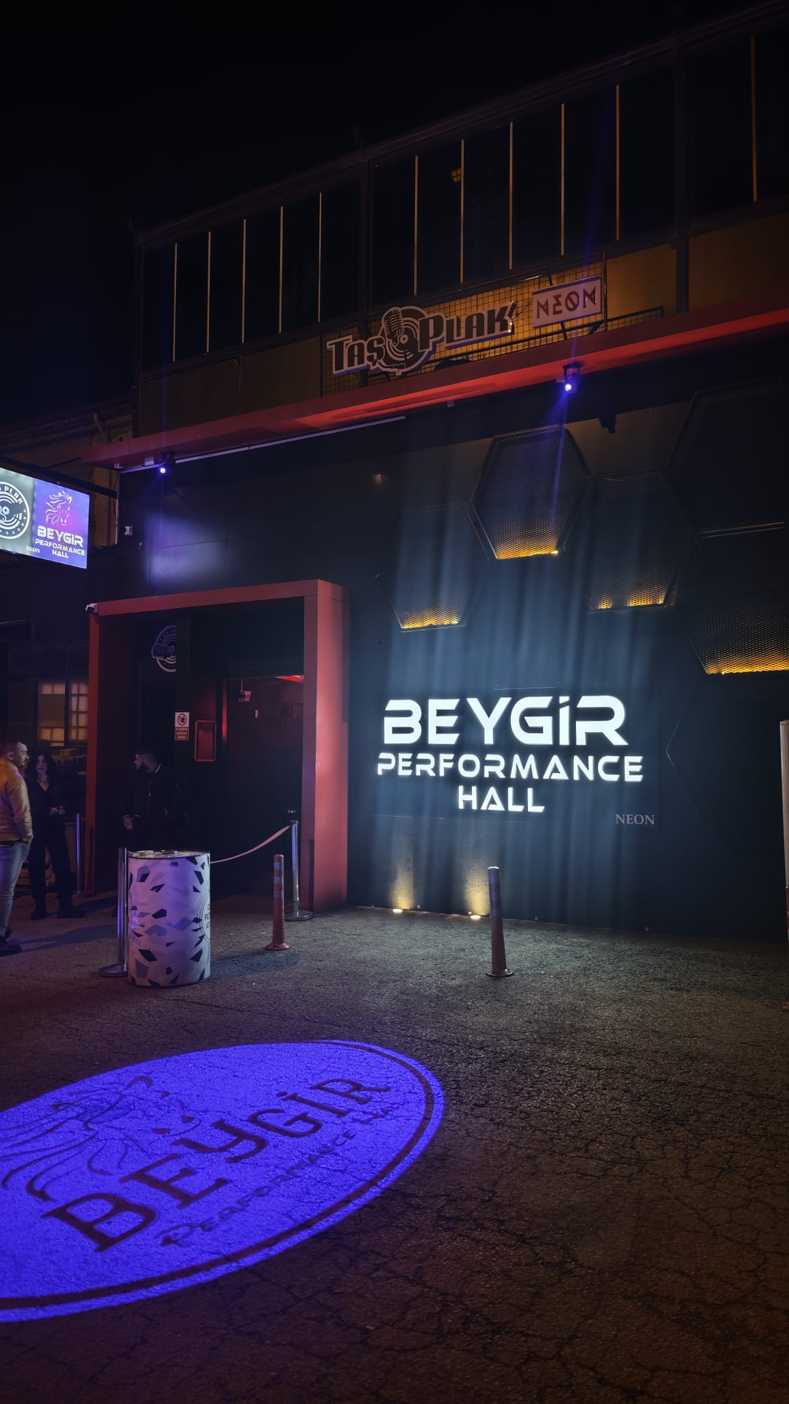 Beygir Performance Hall mekanı