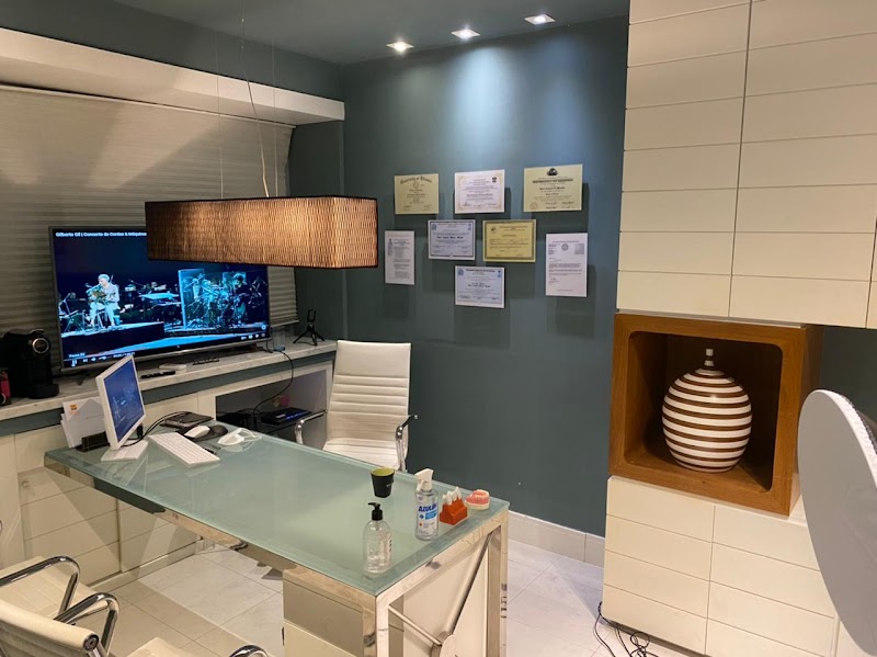 Dr. Dario Miranda, Dentista