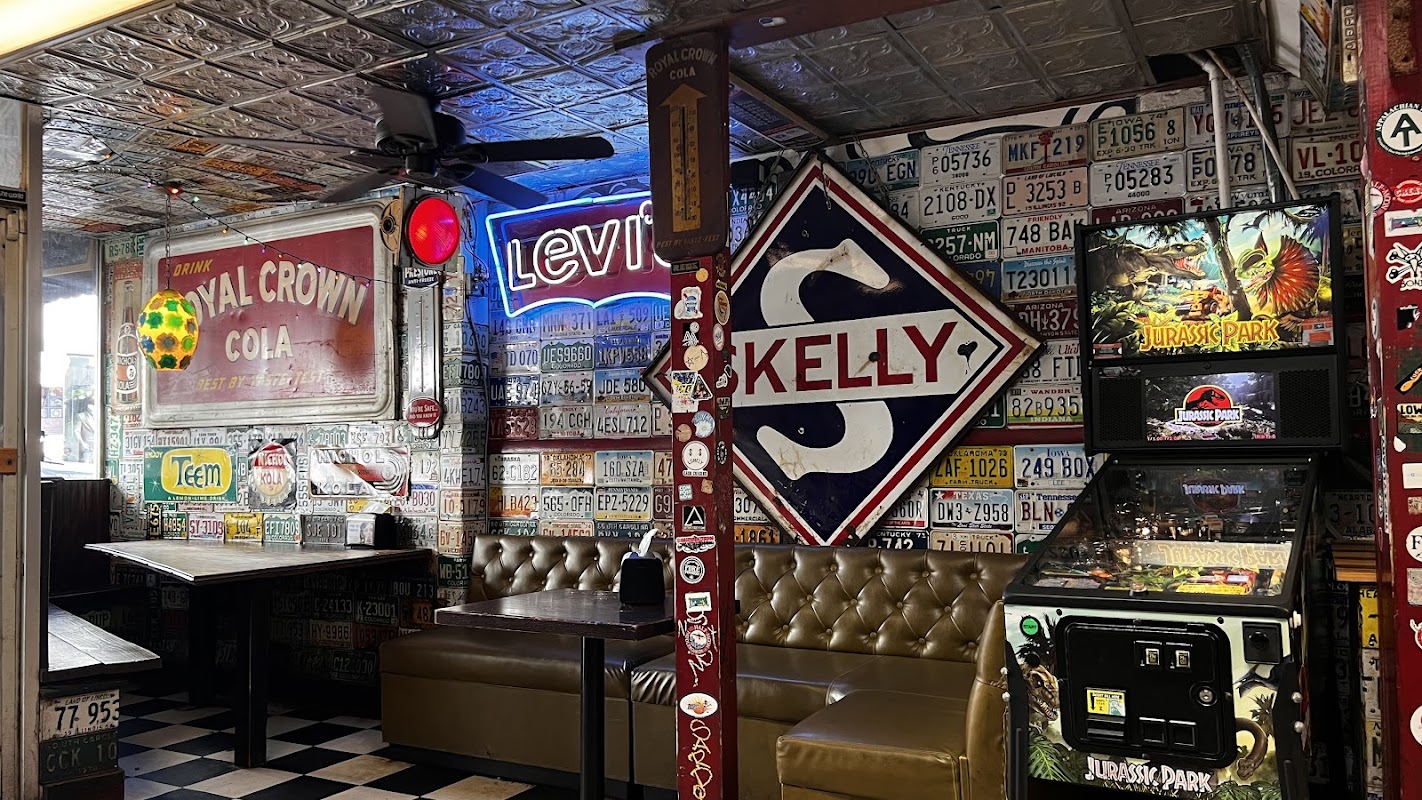 Gilroy's Pizza Pub photo 3