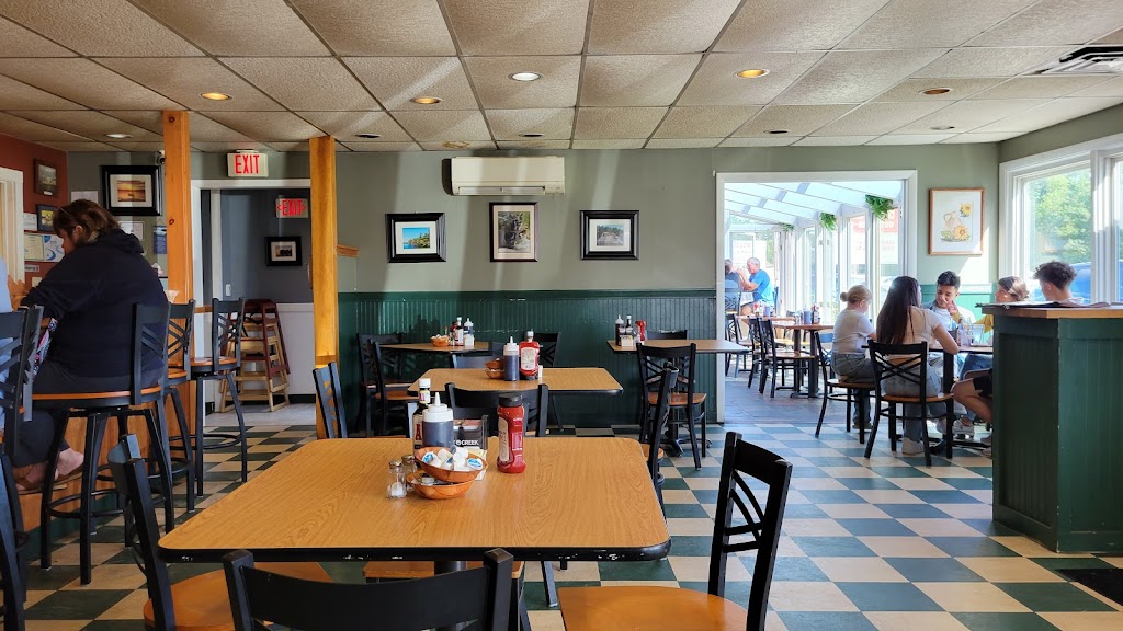 Kelley’s Sebago Diner