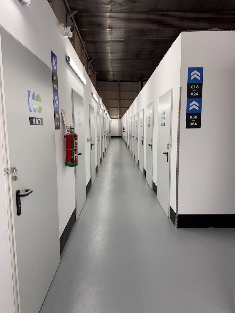 MOBIBOX Nueva Montaña 25 en C. Isla Óleo Industrial, 25, 39011 Santander, Cantabria, España - Imagen 2